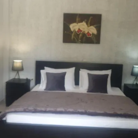 Garden House * Amarynthos